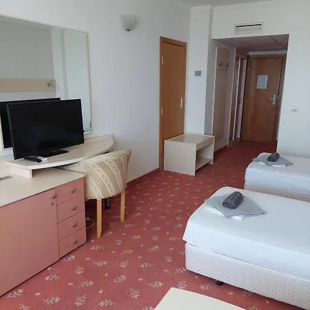 Family Gardia-kabakum Varna 9007 Hotel 3*